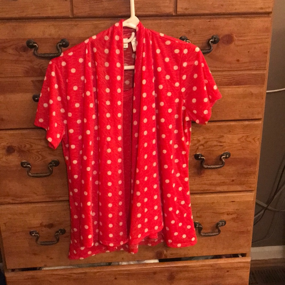 Short sleeved top with attached shell